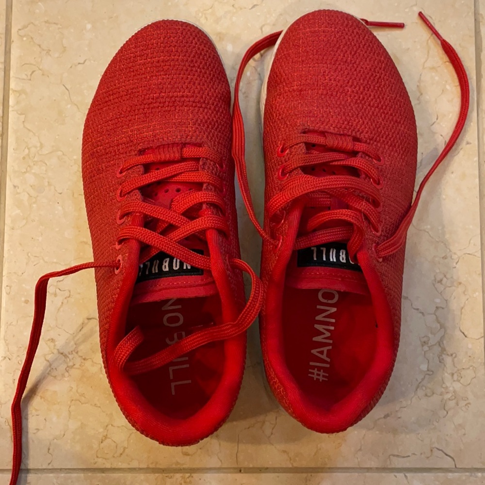 Nobull size 6.5